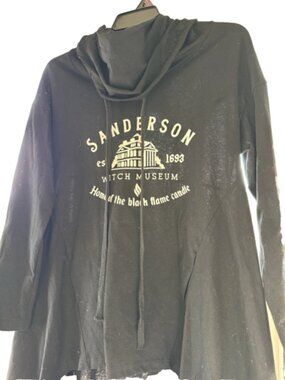 Long Black Cloak, Sanderson Witch Museum, Hood, Front pockets, Hi/Lo Back Front